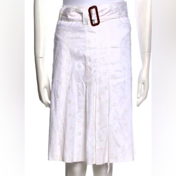 BURBERRY White Eyelet Skirt - Picture 2 of 10